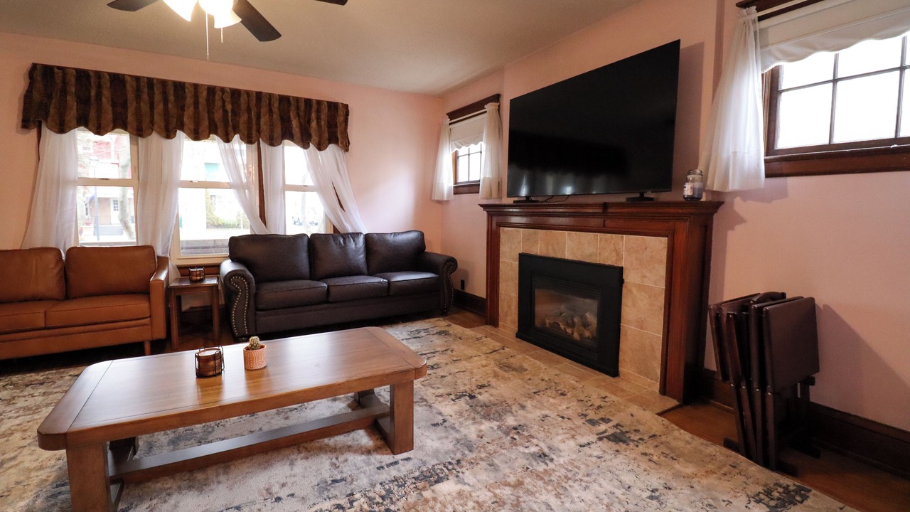 Photo of Livingroom in Niagara Falls