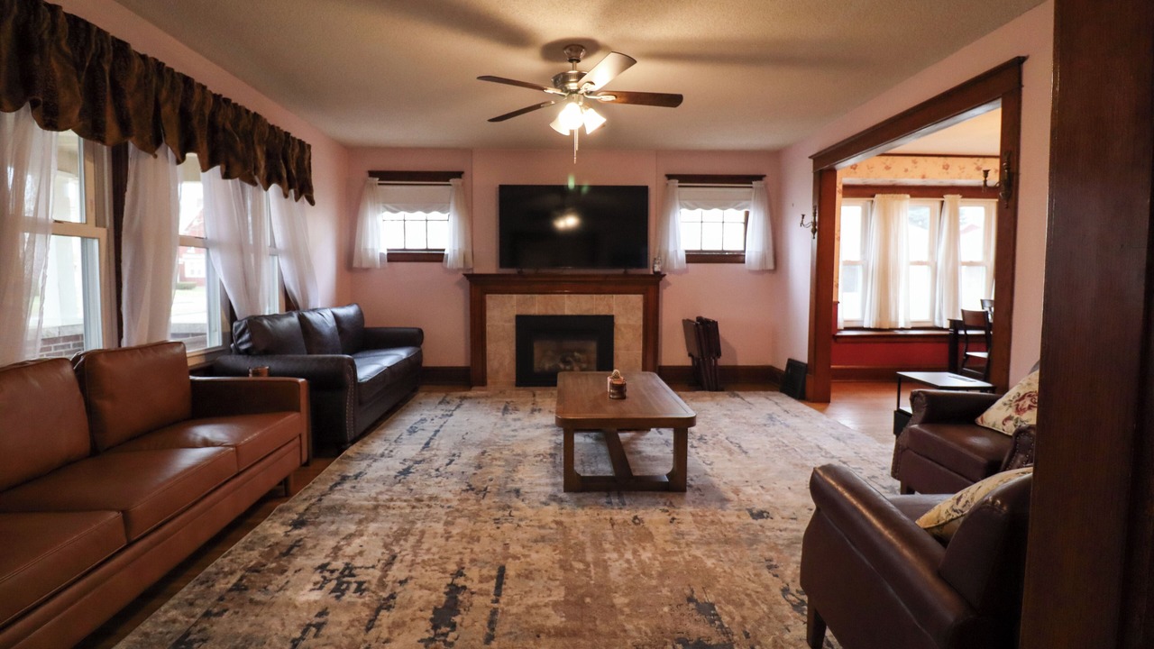 Photo of Livingroom in Niagara Falls