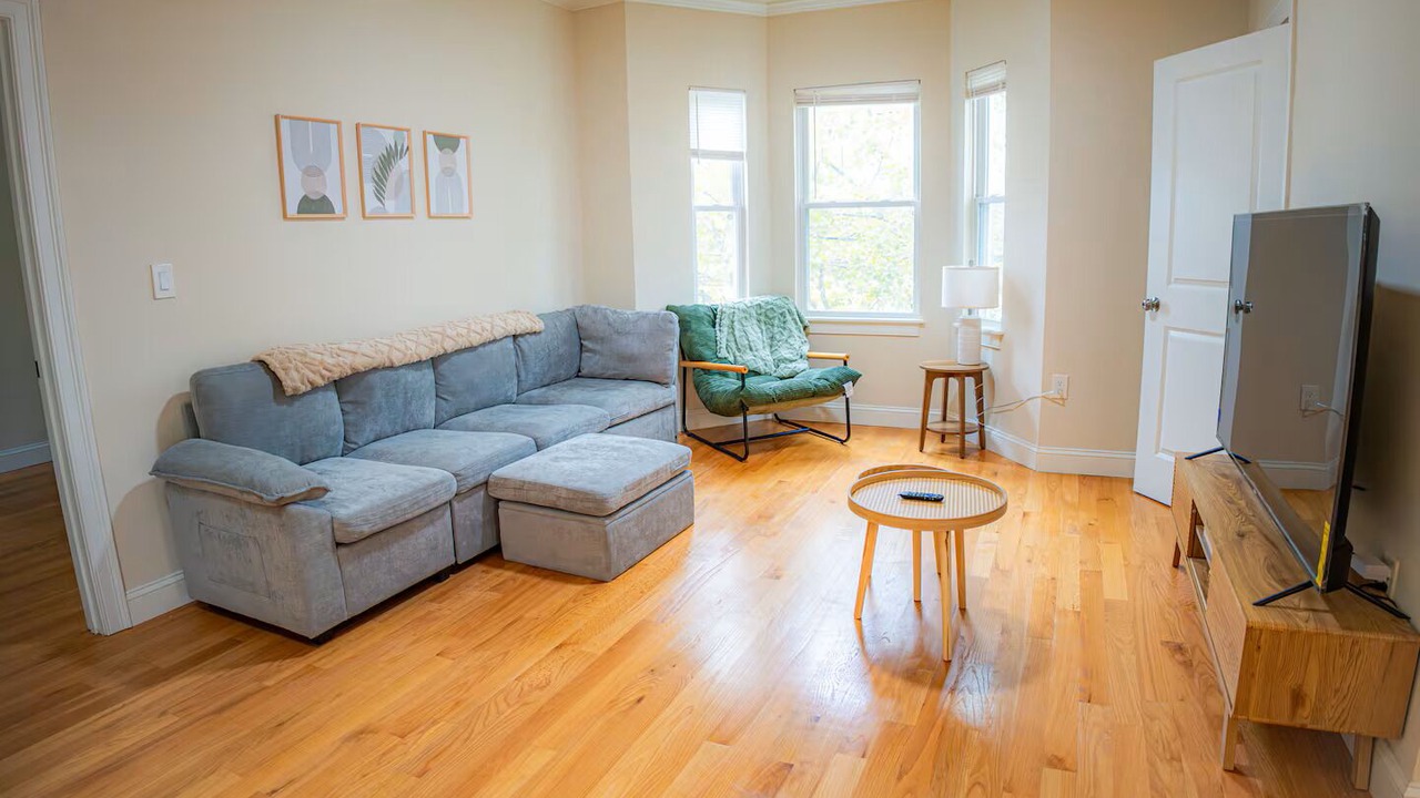 Photo of Livingroom in Wellington-Harrington