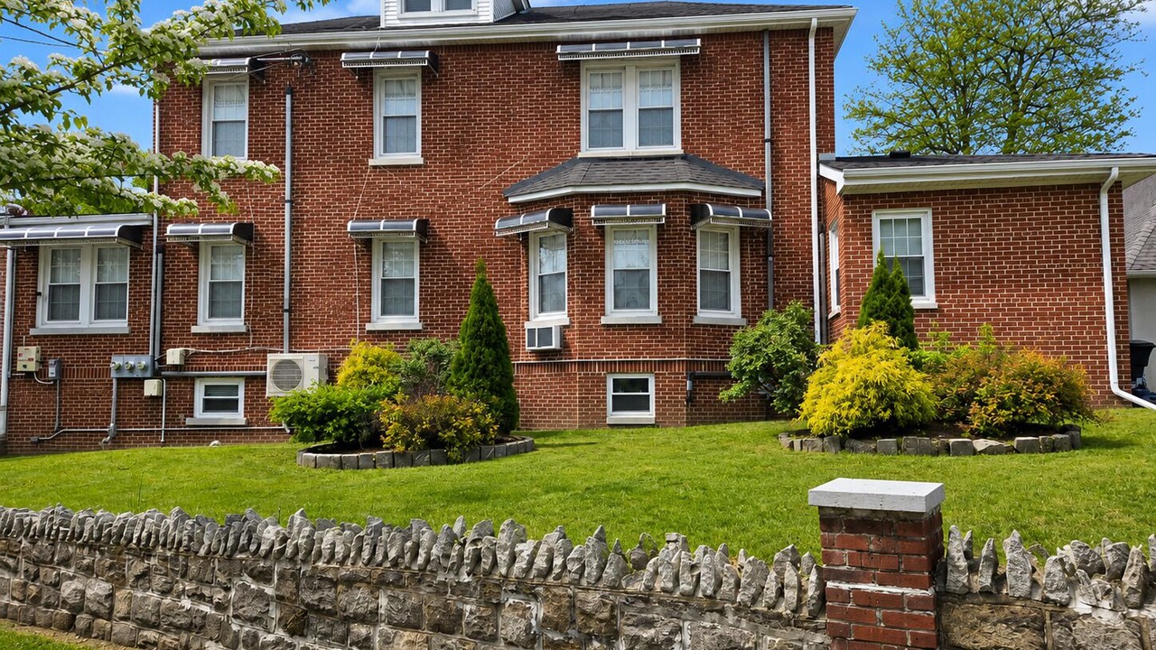 Photo of Outdoor in Woodlawn Heights