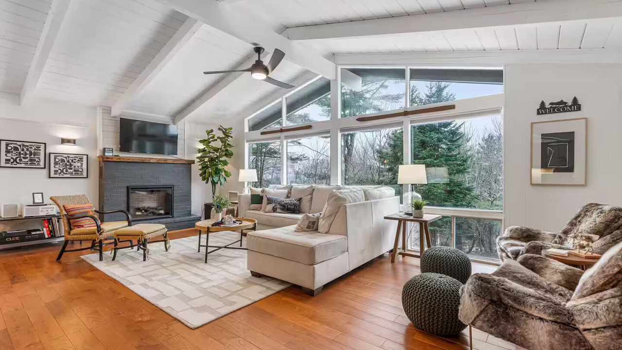 Photo of Livingroom in Gilford