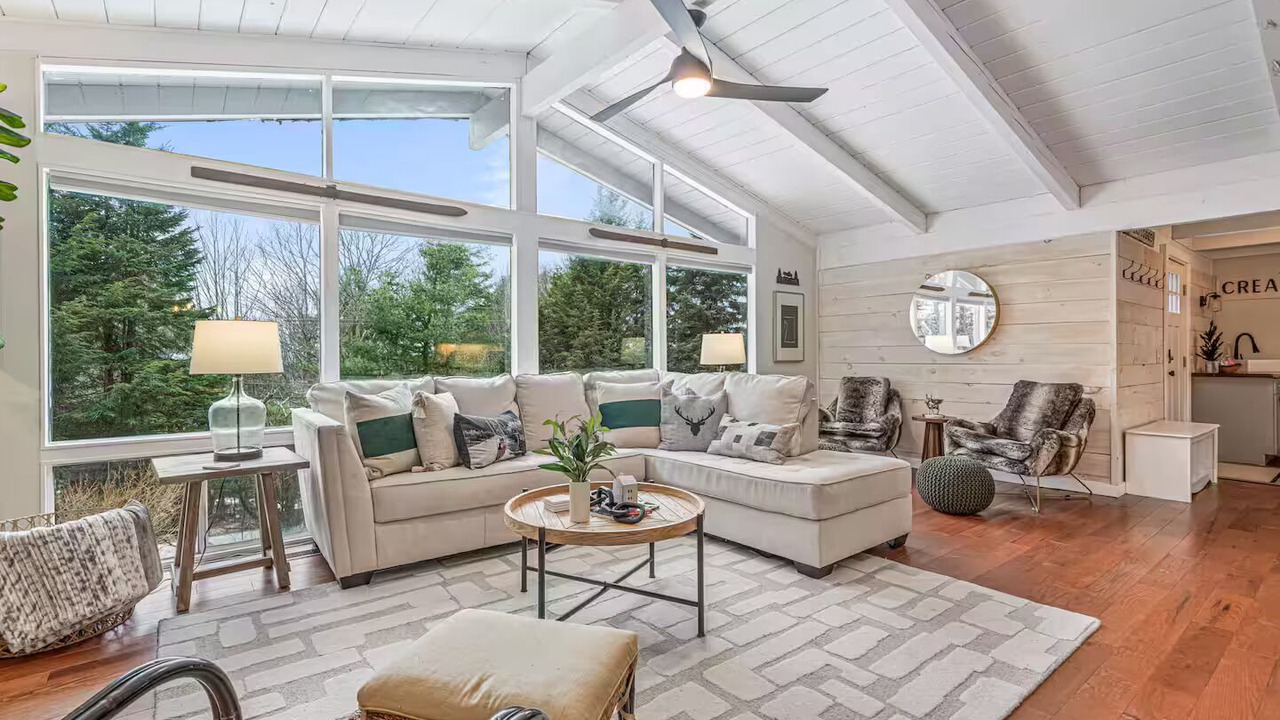 Photo of Livingroom in Gilford