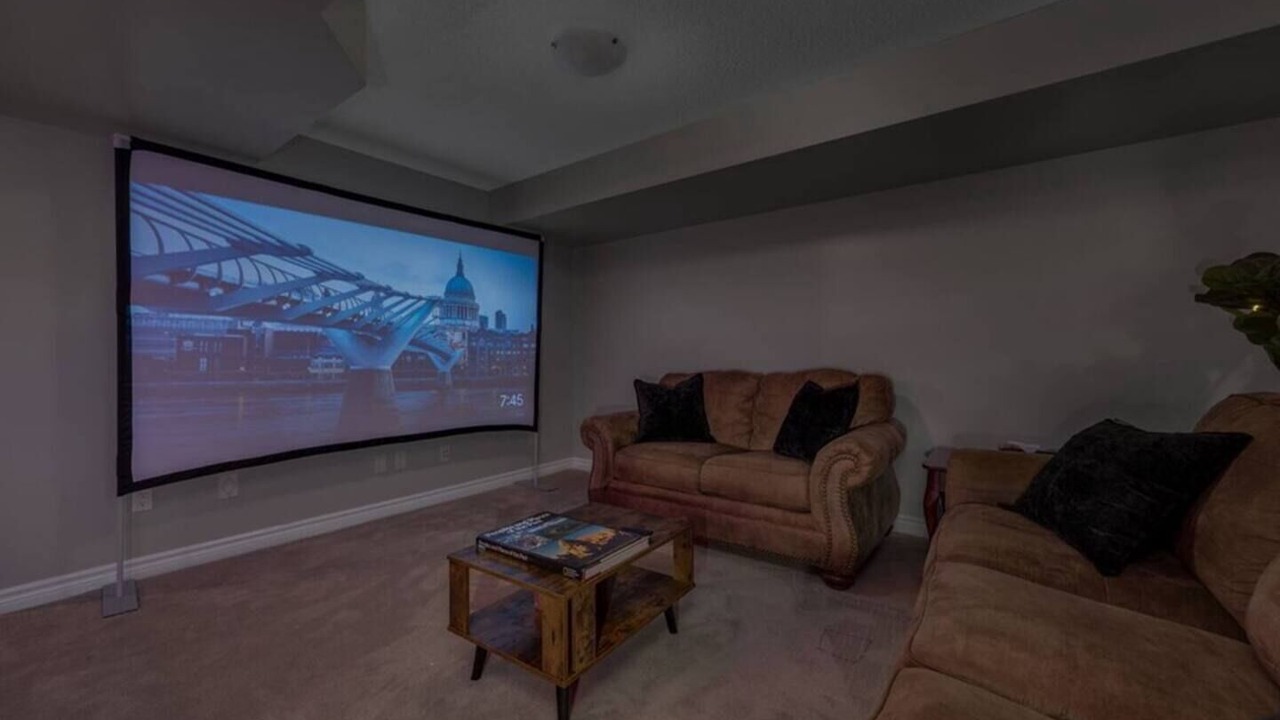 Photo of Livingroom in Ottawa Division