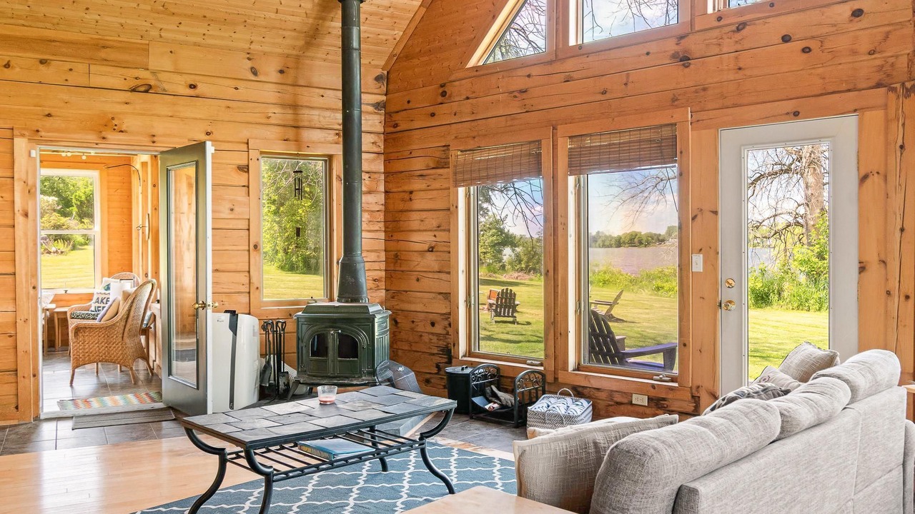 Photo of Livingroom in North Hero