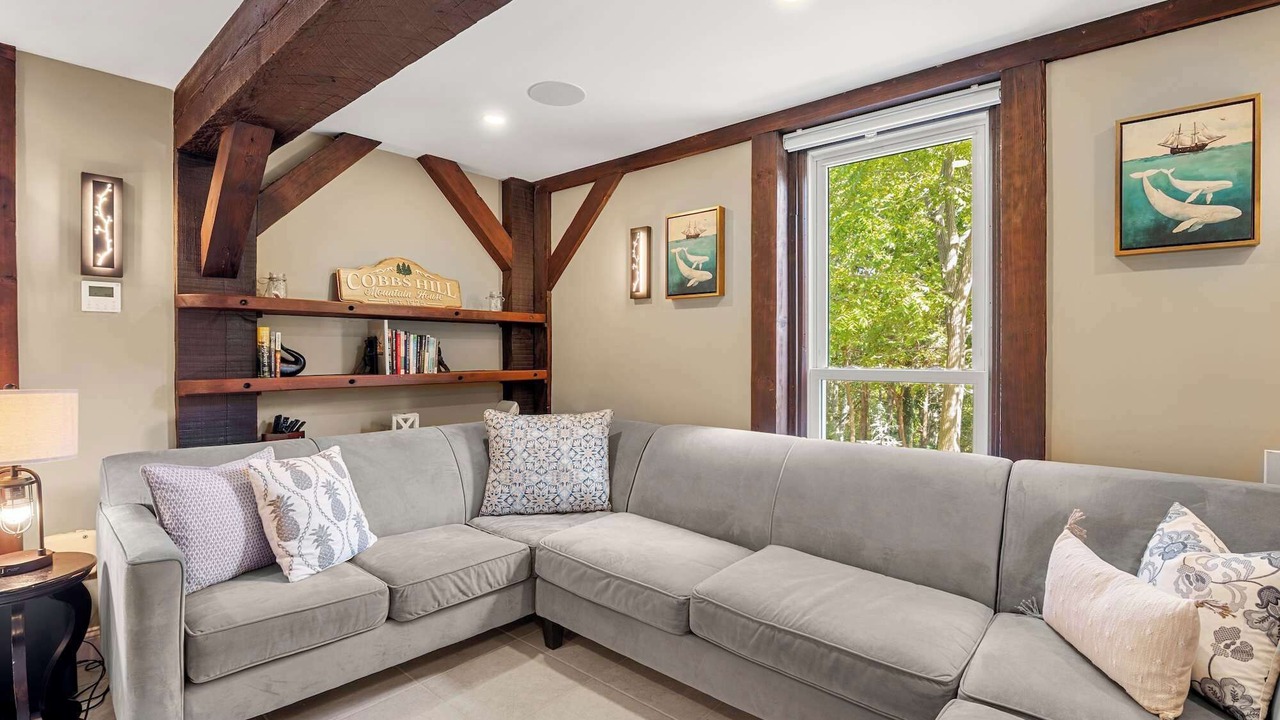 Photo of Livingroom in Barnstable