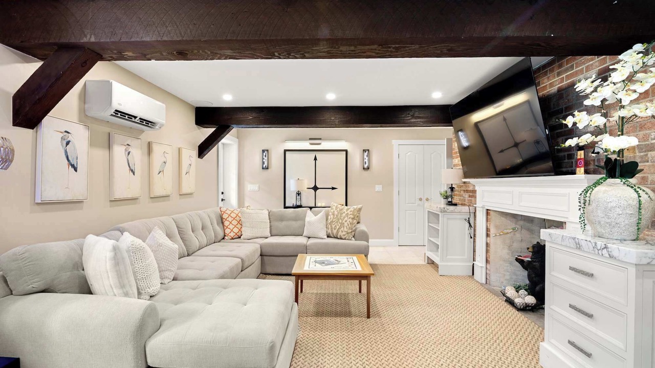 Photo of Livingroom in Barnstable