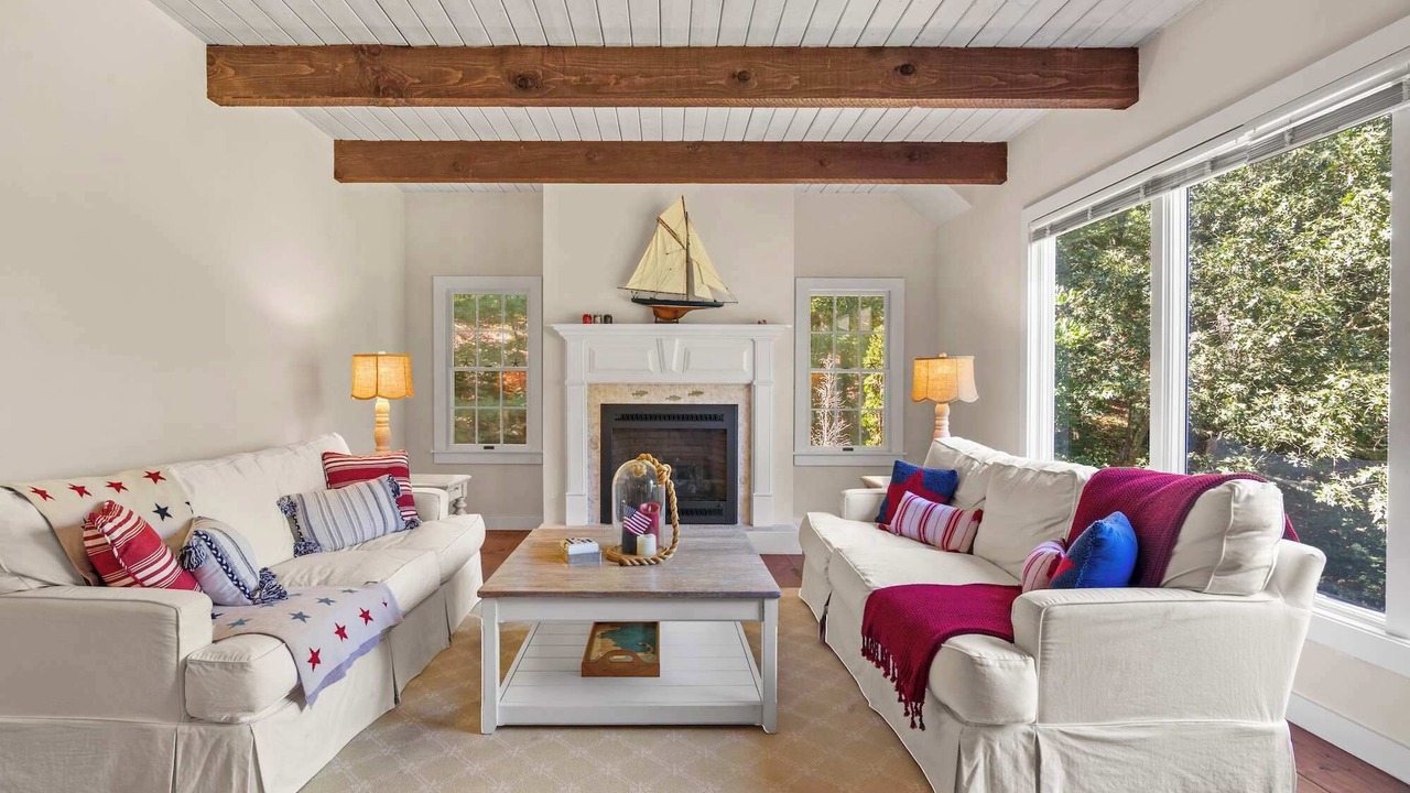 Photo of Livingroom in East Harwich