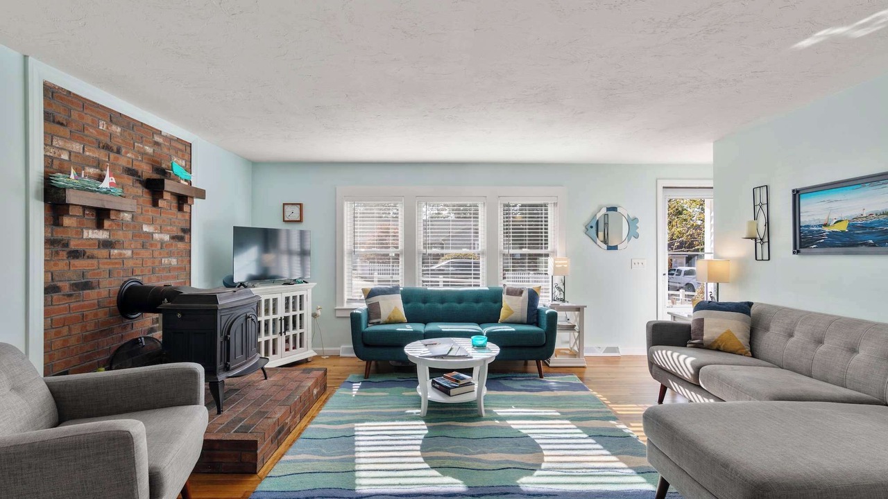 Photo of Livingroom in East Harwich
