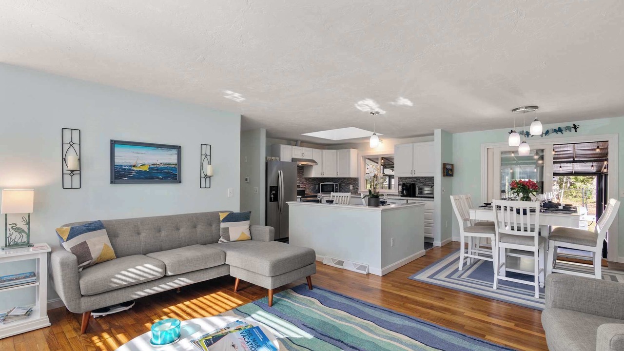 Photo of Livingroom in East Harwich