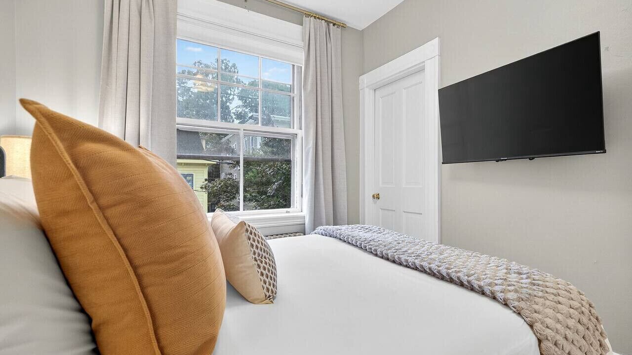 Photo of Bedroom in Mid-Cambridge