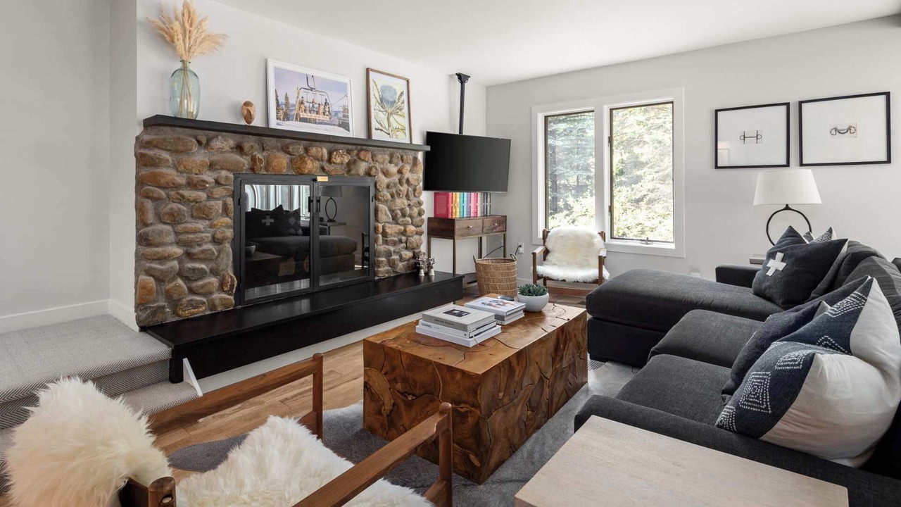 Photo of Livingroom in Stowe Area