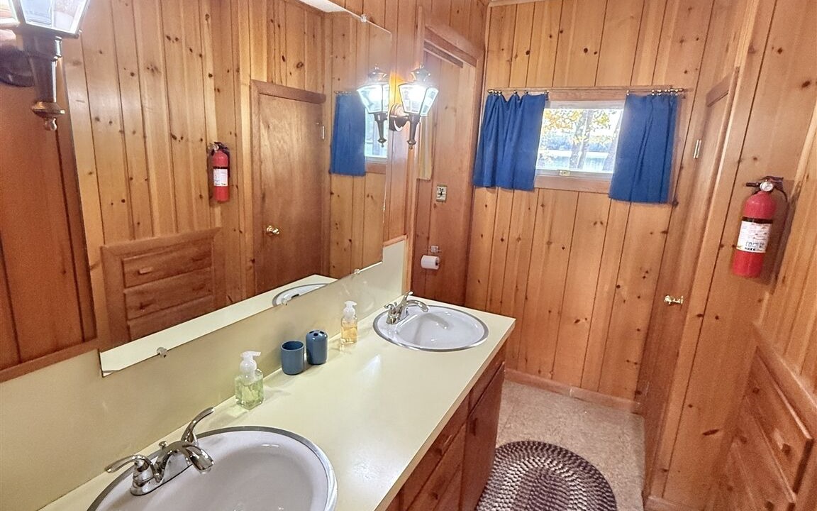 Photo of Bathroom in Sebago