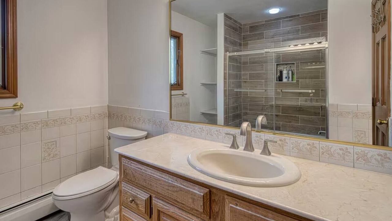 Photo of Bathroom in Landing