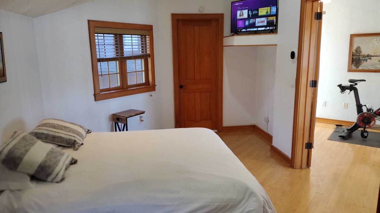 Photo of Bedroom in Town of Highland