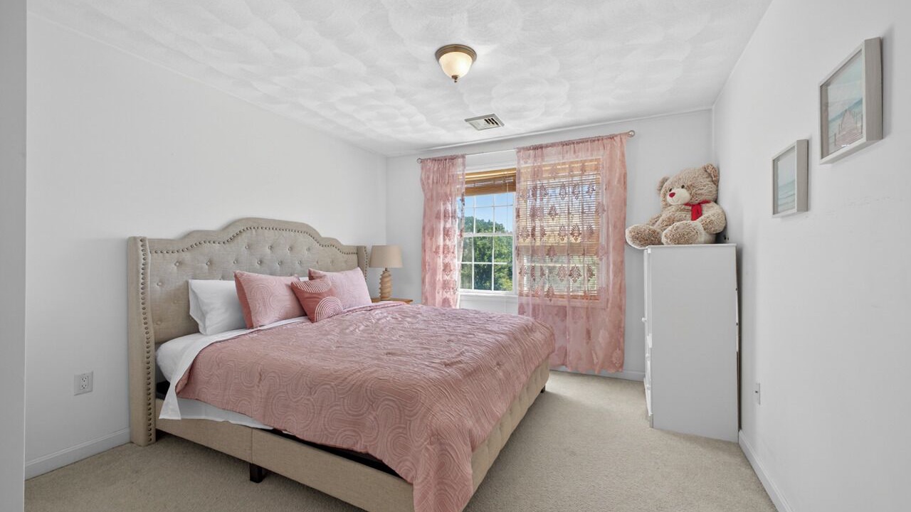 Photo of Bedroom in Indian Hill
