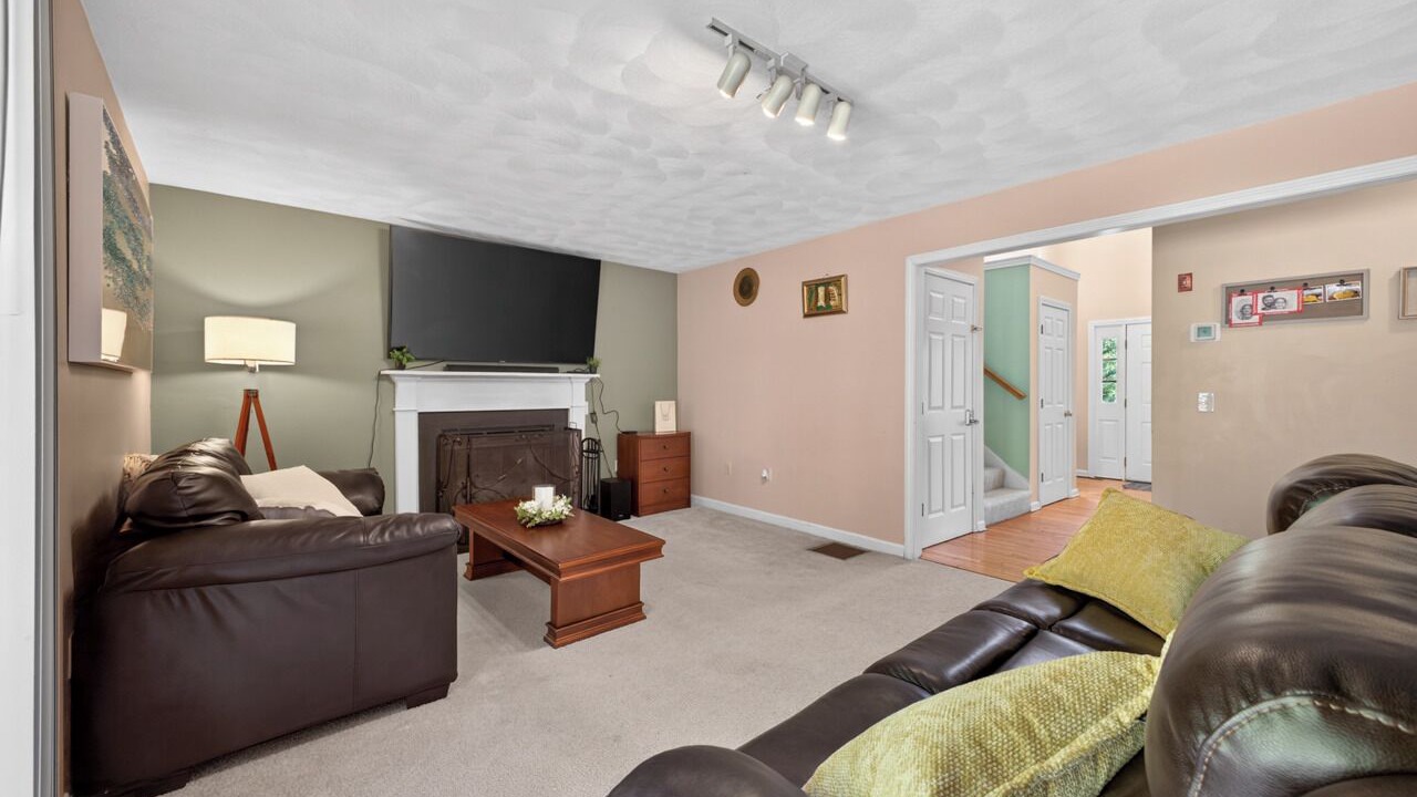 Photo of Livingroom in Indian Hill
