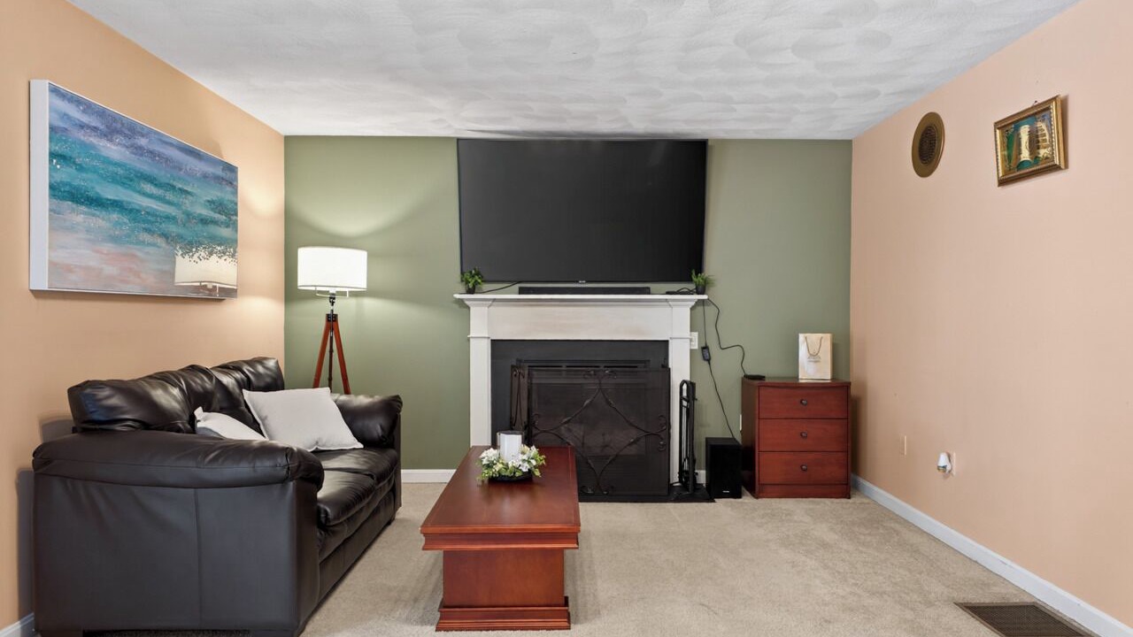 Photo of Livingroom in Indian Hill