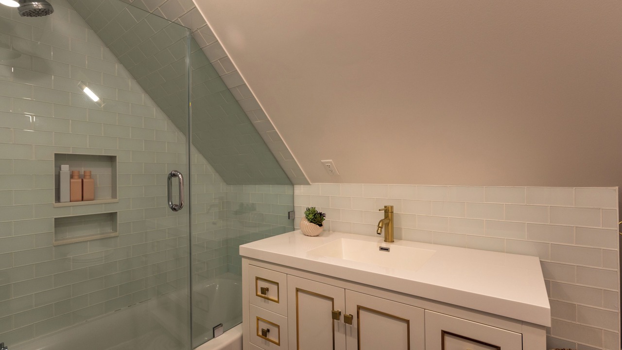 Photo of Bathroom in Oak Bluffs