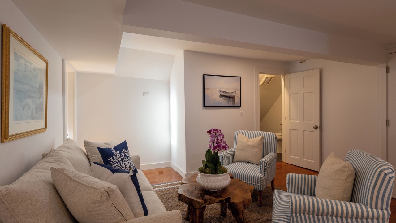 Photo of Livingroom in Oak Bluffs