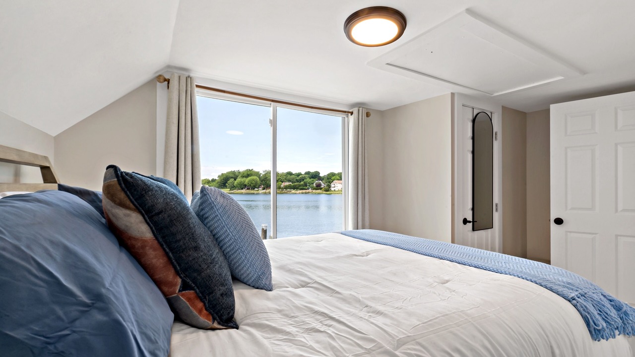 Photo of Bedroom in Swansea