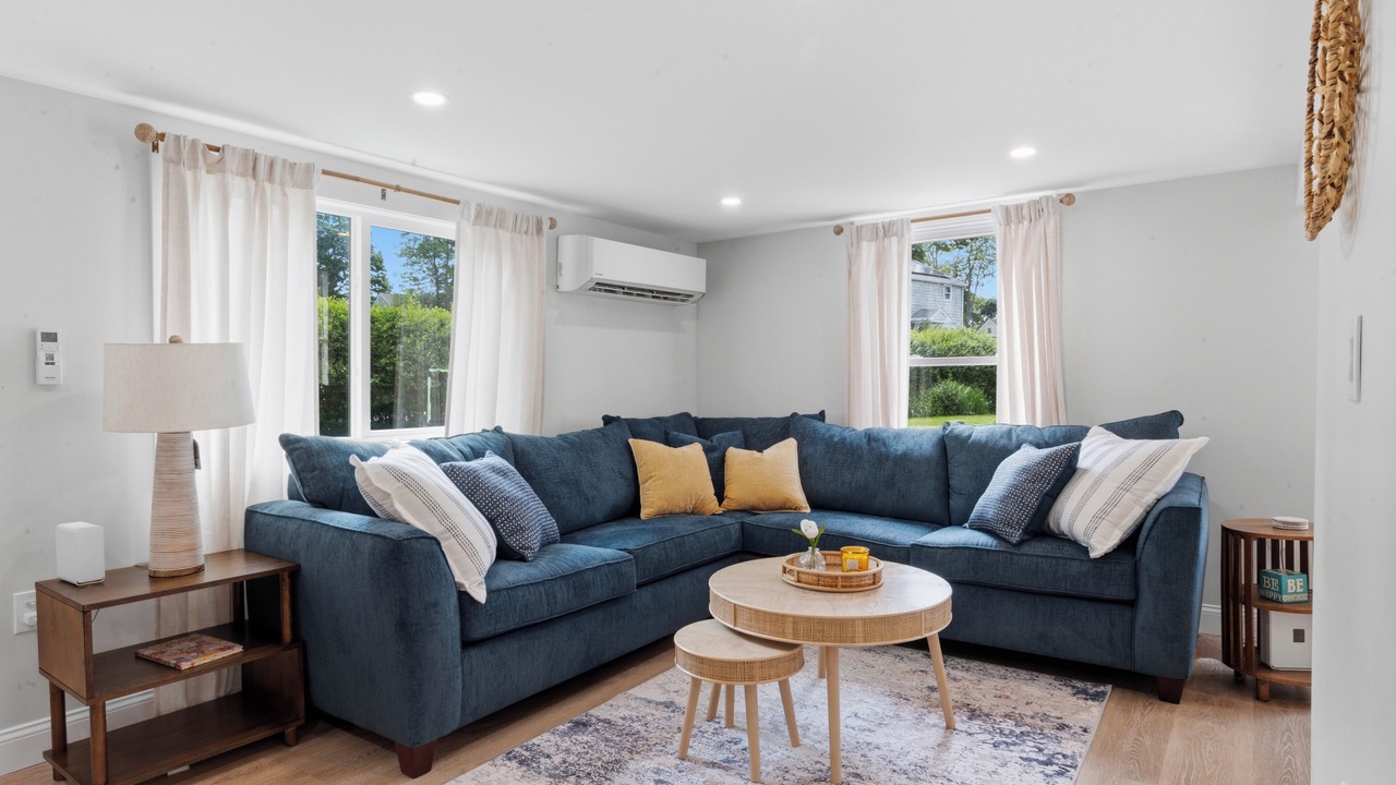 Photo of Livingroom in Swansea