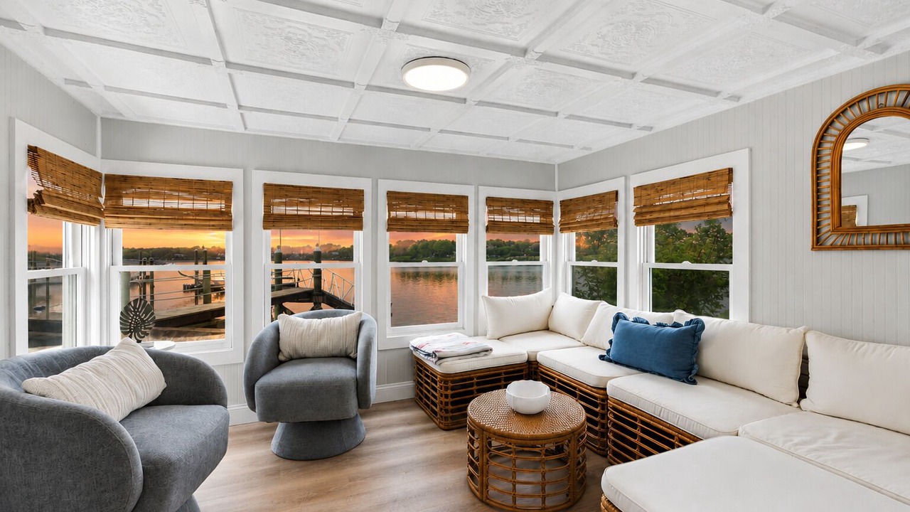 Photo of Livingroom in Swansea