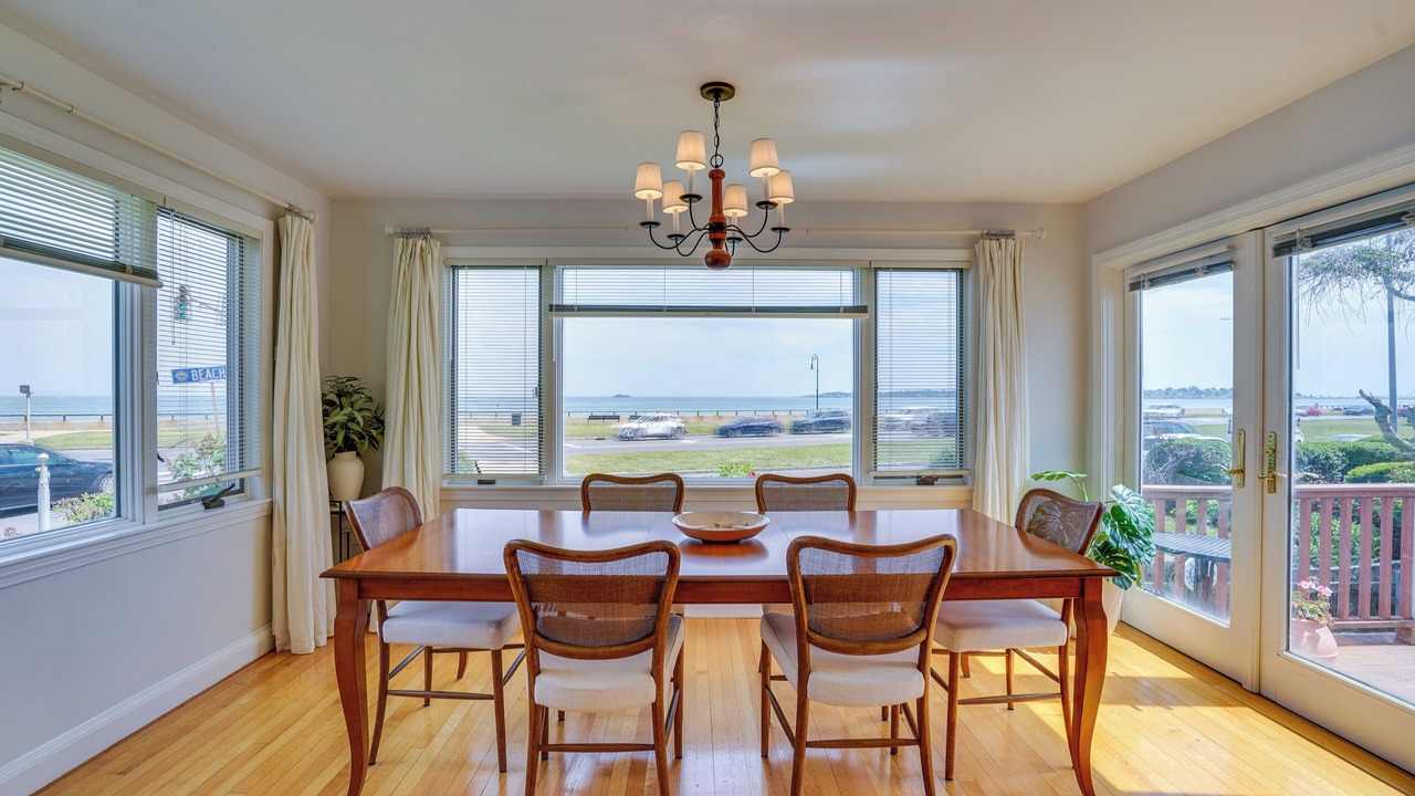 Photo of Livingroom in Lynn