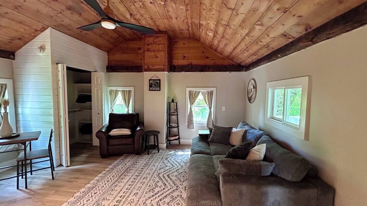 Photo of Livingroom in Bolton Landing