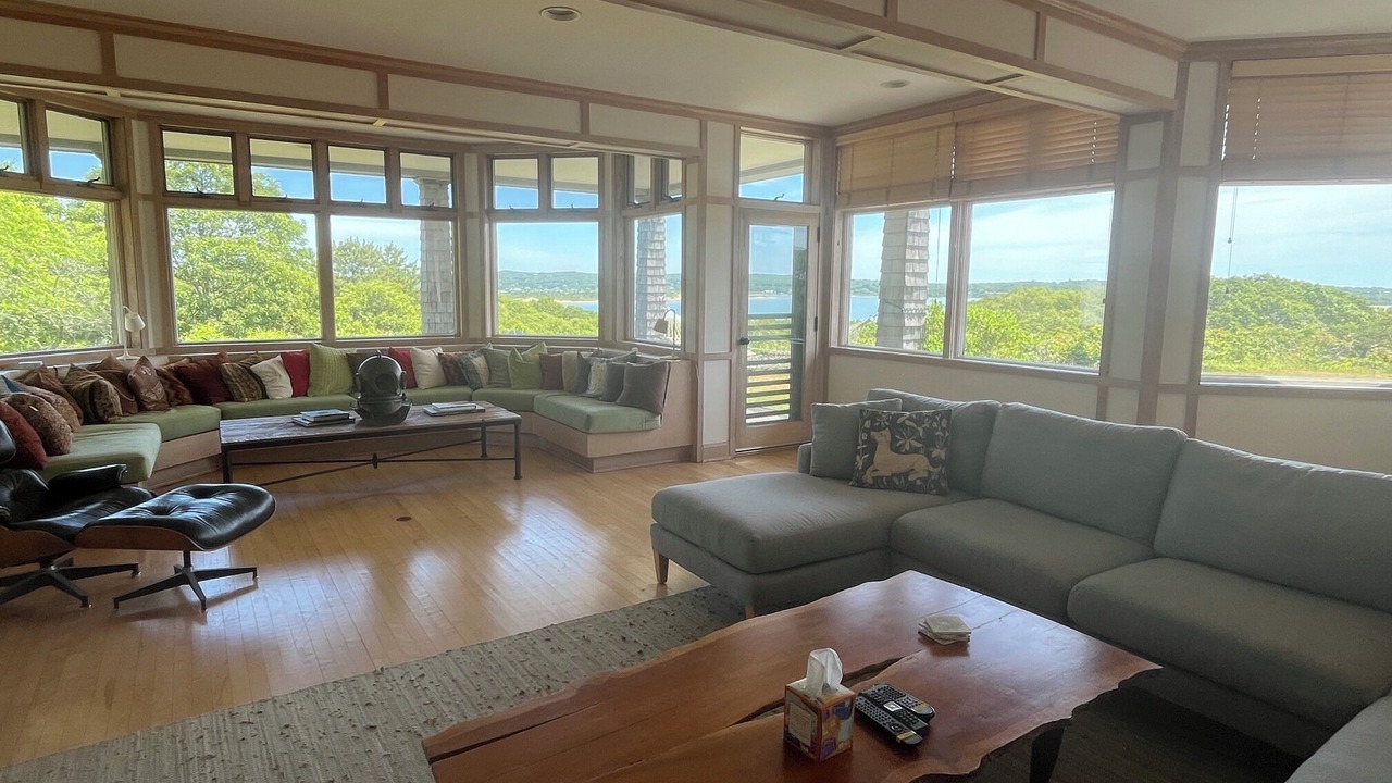 Photo of Livingroom in Aquinnah