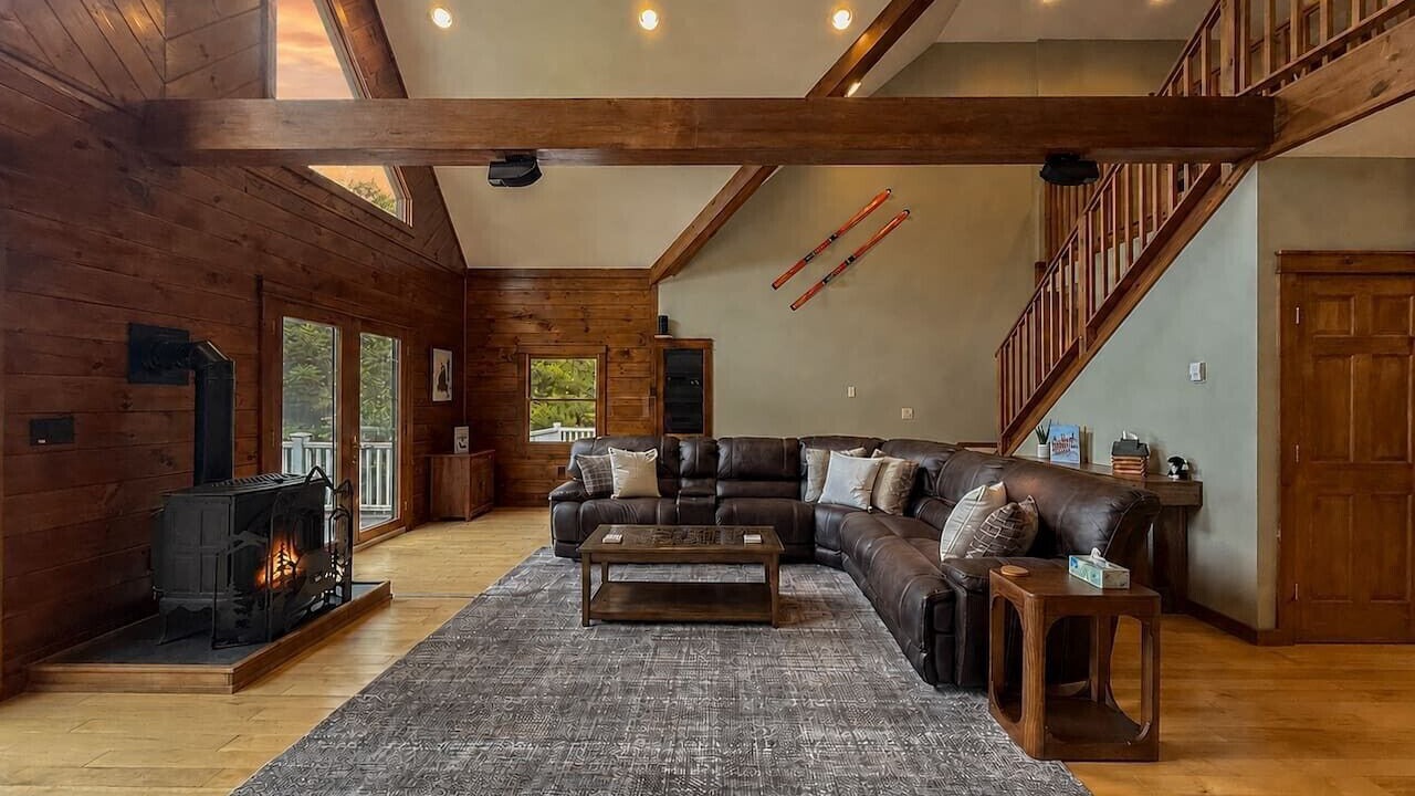 Photo of Livingroom in Center Lovell