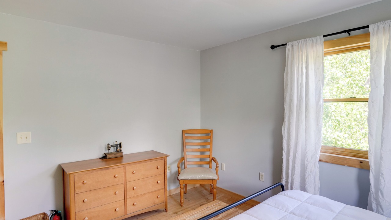Photo of Bedroom in Putnam Station