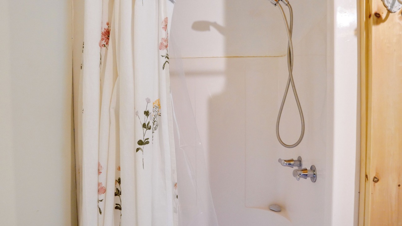 Photo of Bathroom in Putnam Station