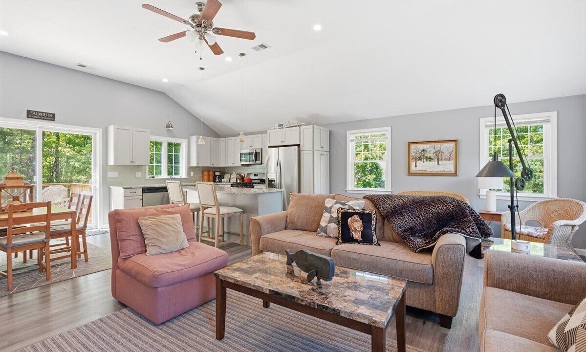 Photo of Livingroom in West Falmouth