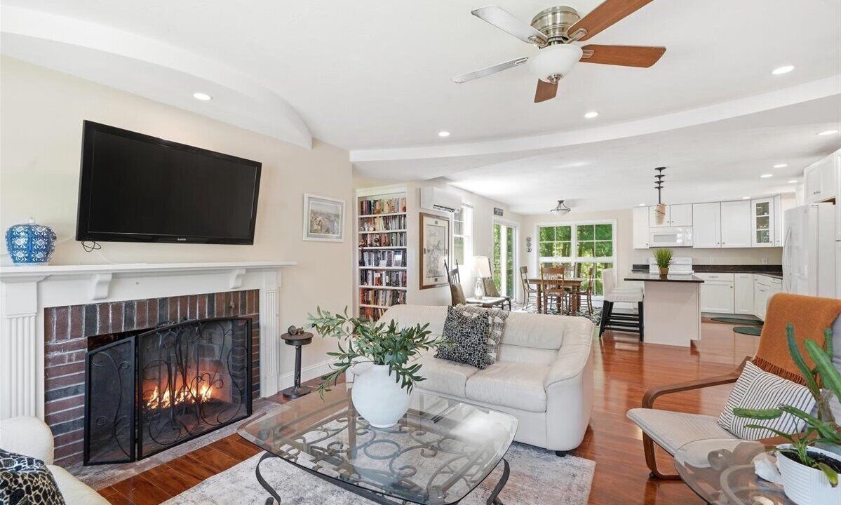 Photo of Livingroom in West Falmouth