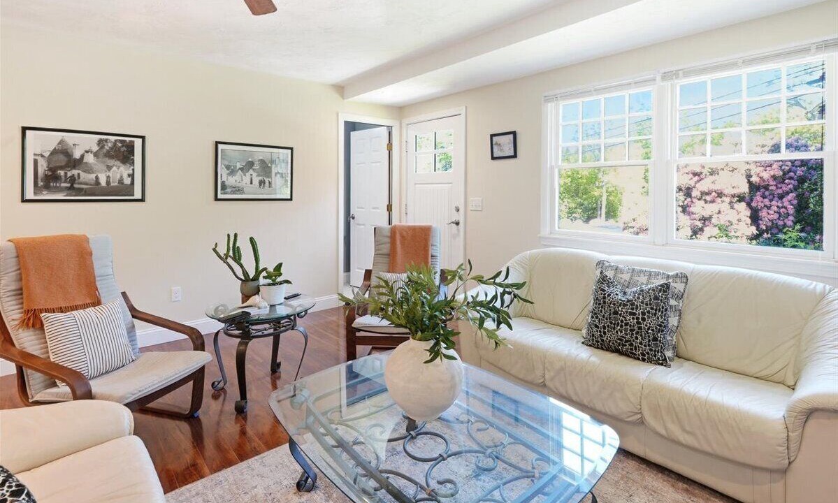 Photo of Livingroom in West Falmouth