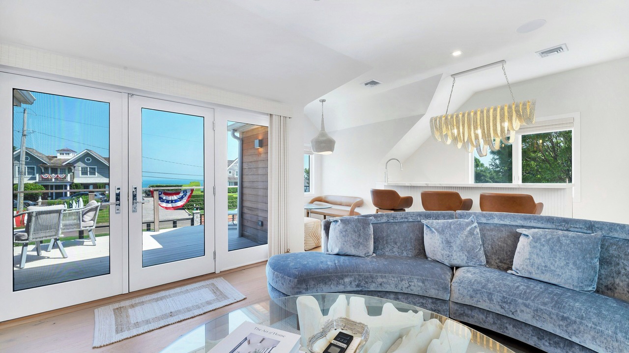 Photo of Livingroom in Orient Point