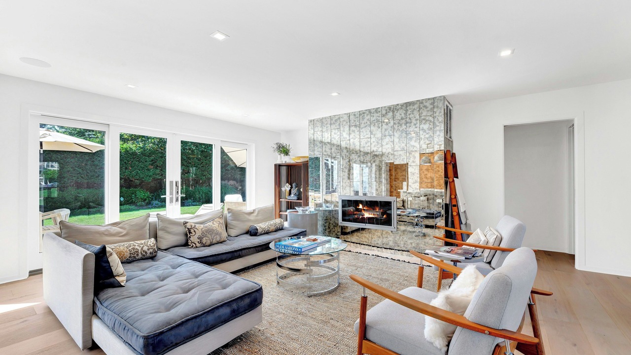 Photo of Livingroom in Orient Point