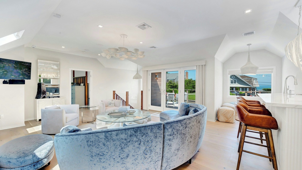 Photo of Livingroom in Orient Point