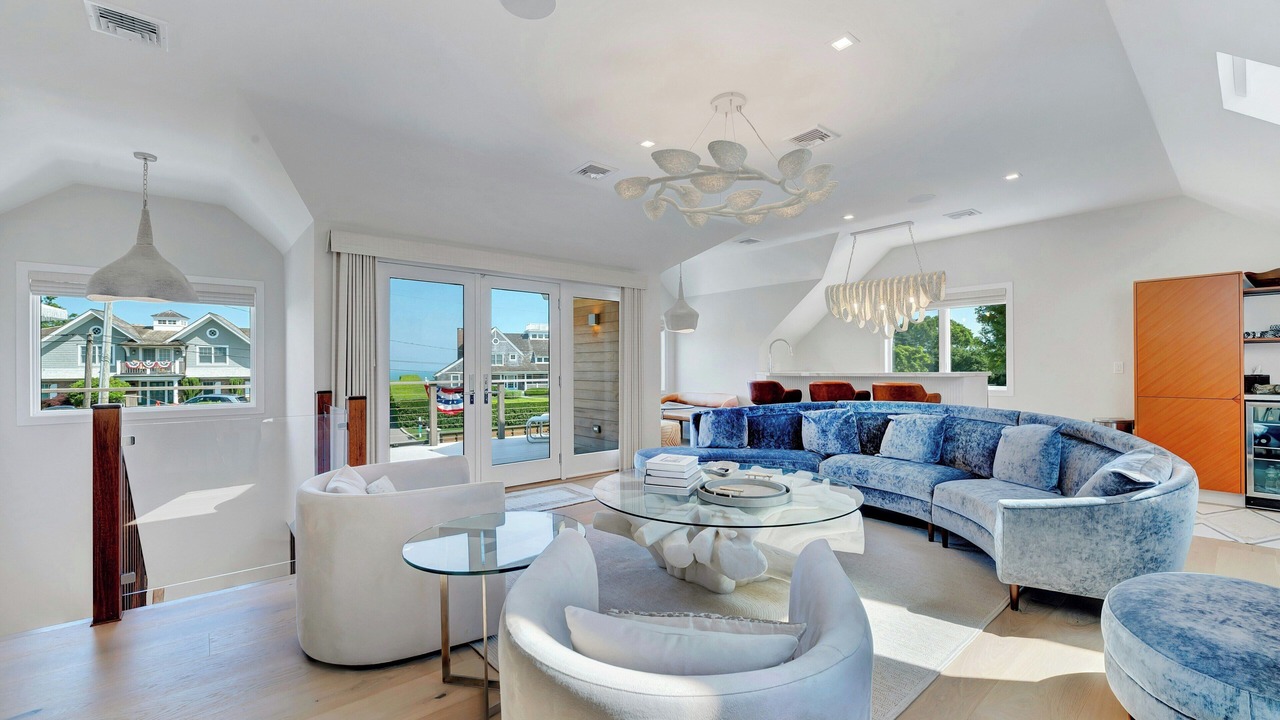 Photo of Livingroom in Orient Point