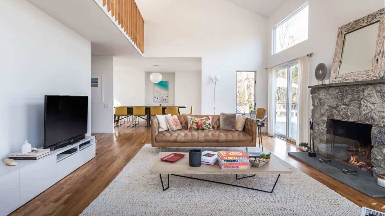 Photo of Livingroom in East Hampton North