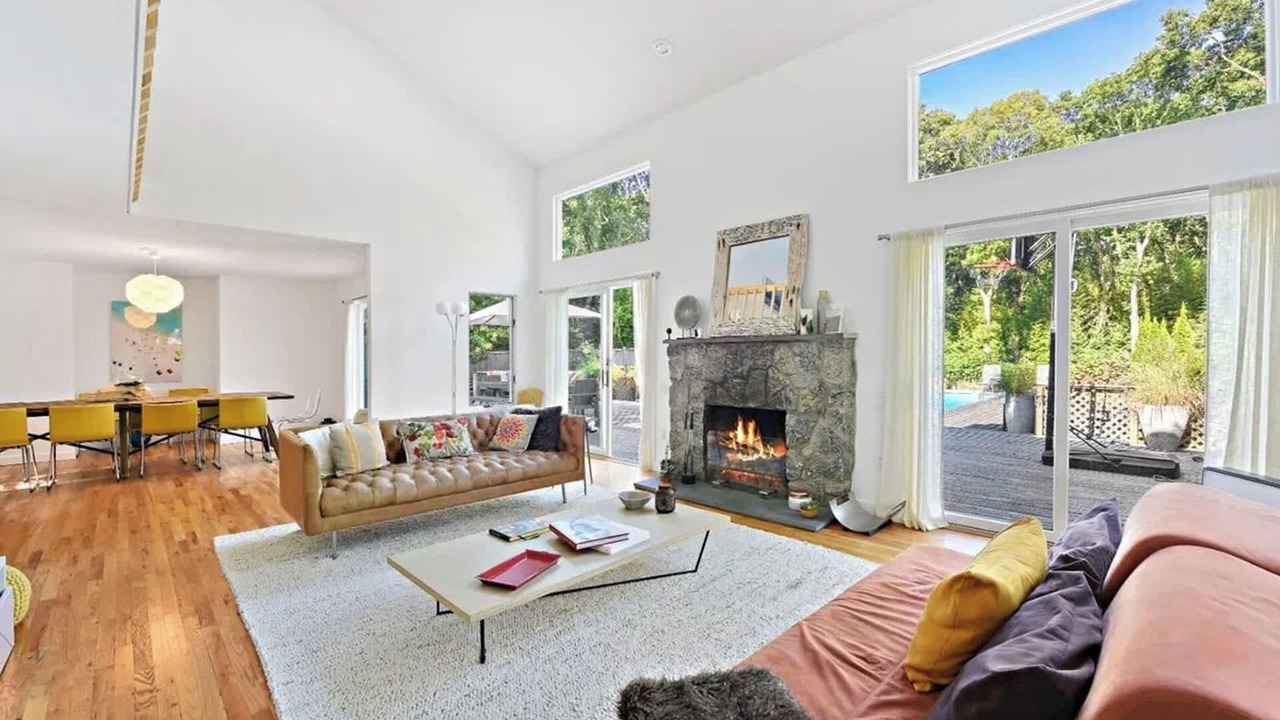 Photo of Livingroom in East Hampton North