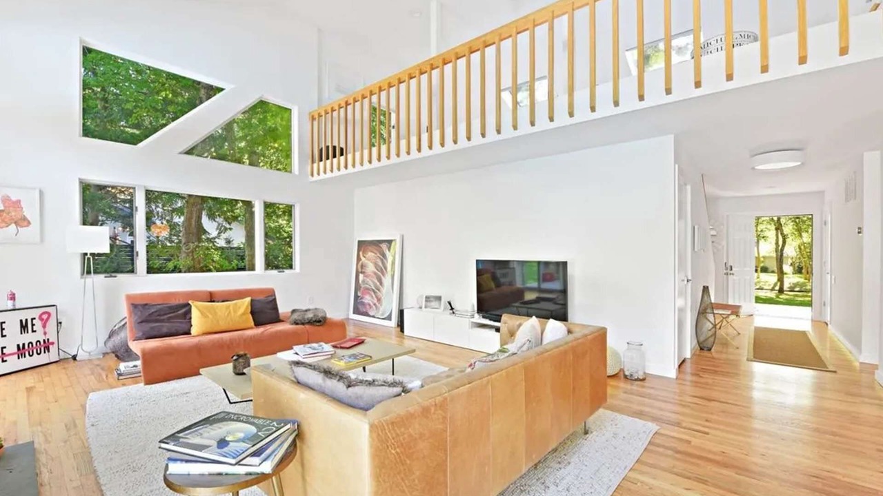Photo of Livingroom in East Hampton North