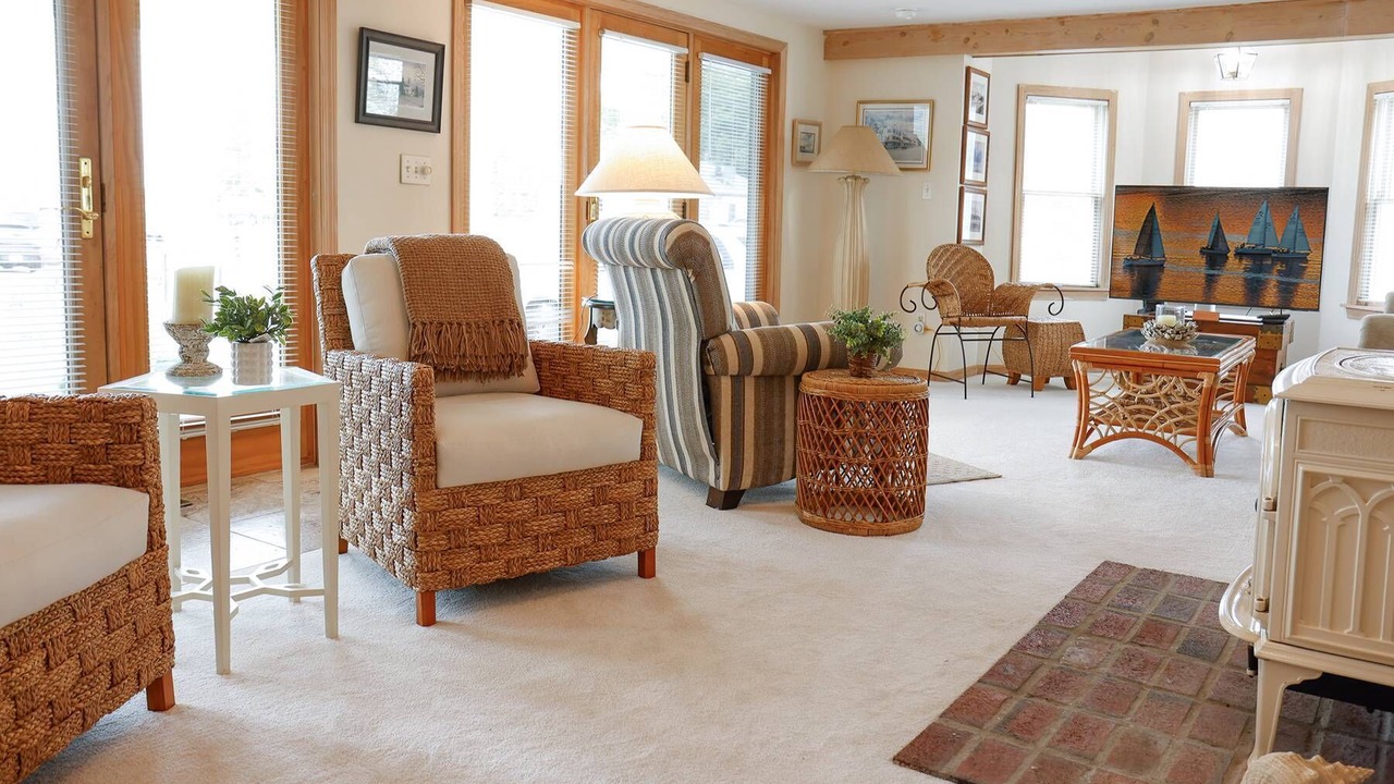 Photo of Livingroom in Old Saybrook Center