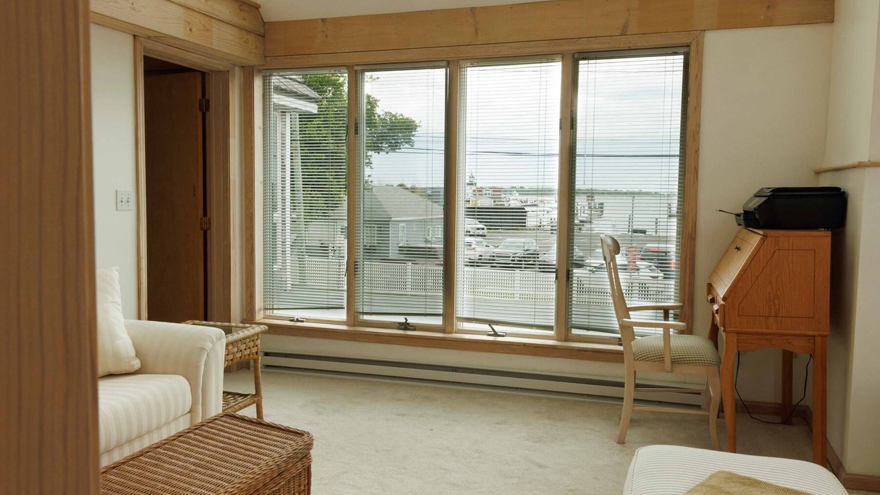 Photo of Livingroom in Old Saybrook Center