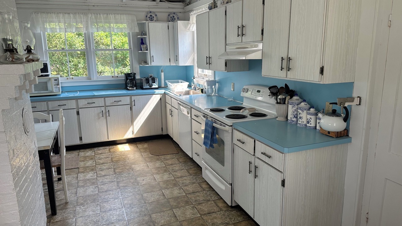 Photo of Kitchen in Weekapaug