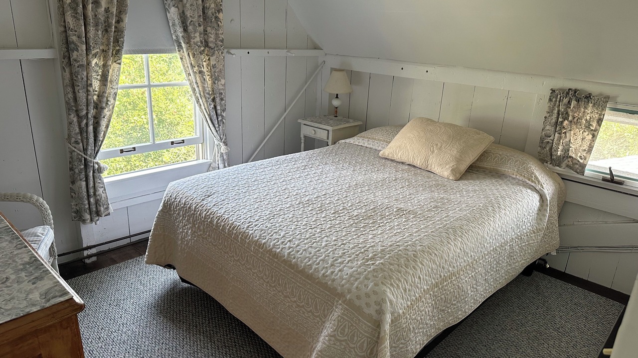 Photo of Bedroom in Weekapaug
