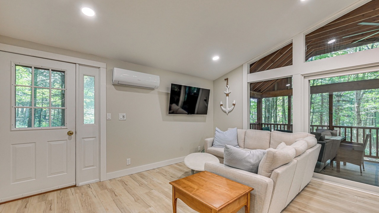 Photo of Livingroom in Tolland
