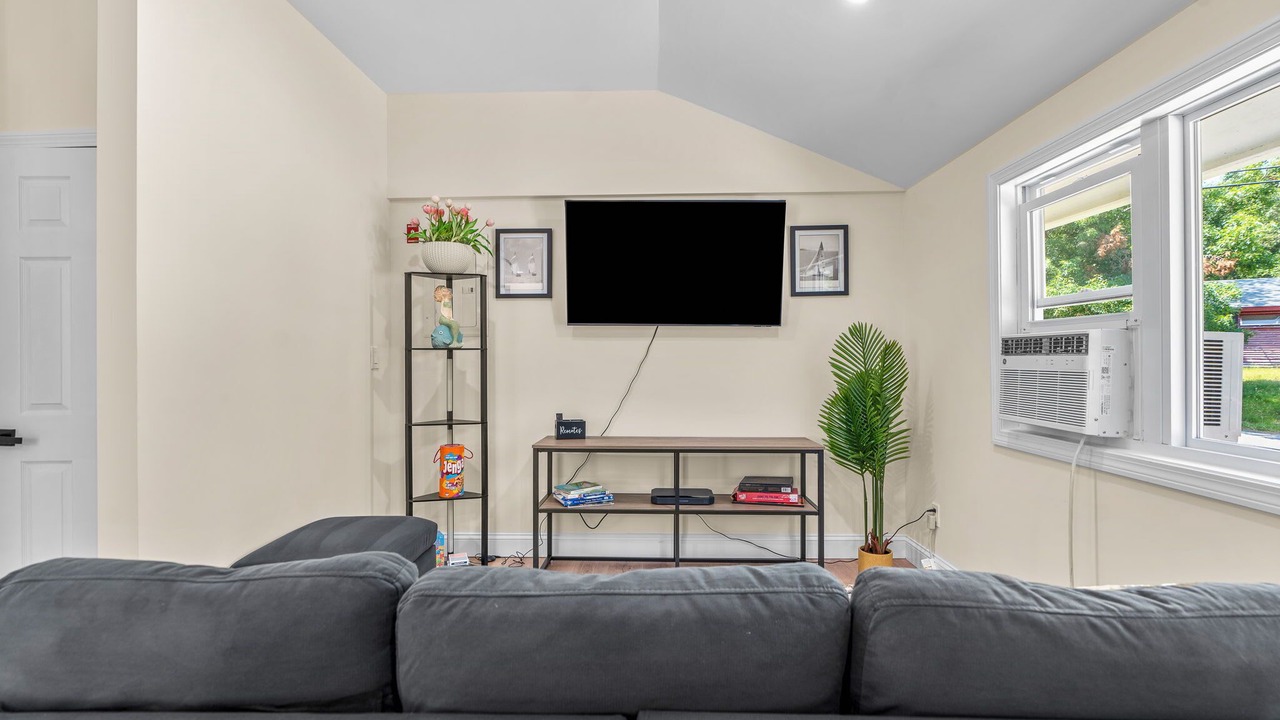 Photo of Livingroom in Marstons Mills