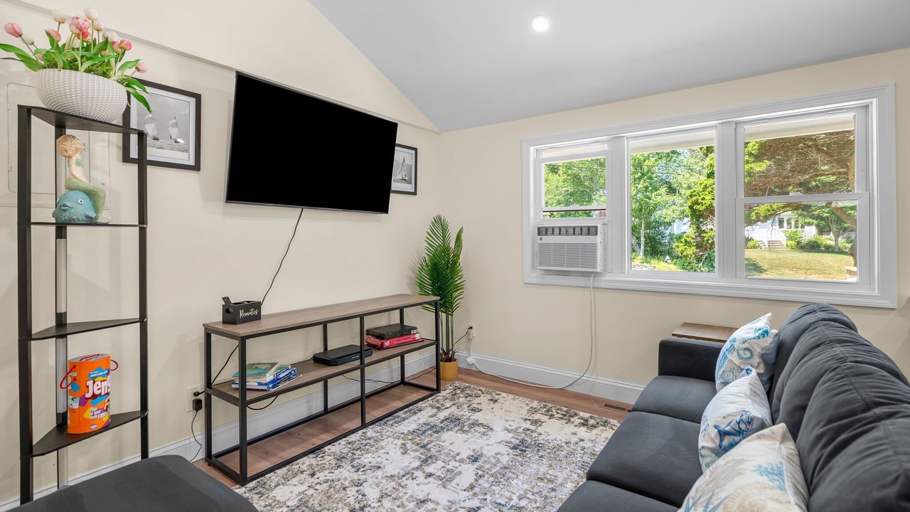 Photo of Livingroom in Marstons Mills