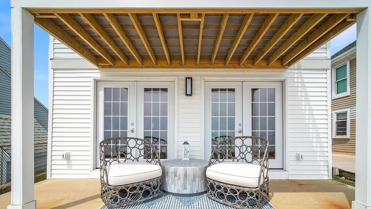 Photo of Patio Balcony in Saybrook Manor